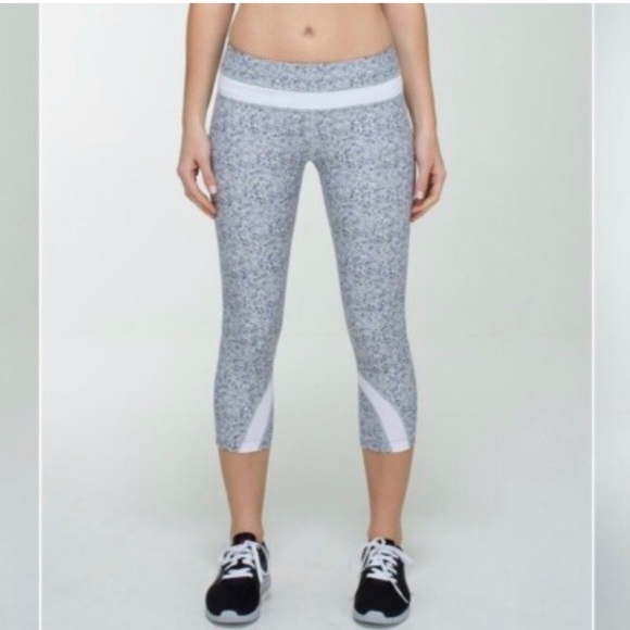 Lululemon run inspire crop 11 sz 6 - Picture 1 of 9
